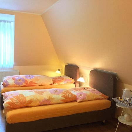 Barcelona Bed & Breakfast Düsseldorf Rum bild
