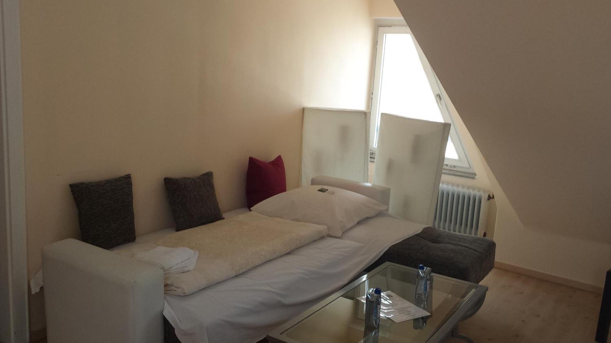 Barcelona Bed & Breakfast Düsseldorf Rum bild