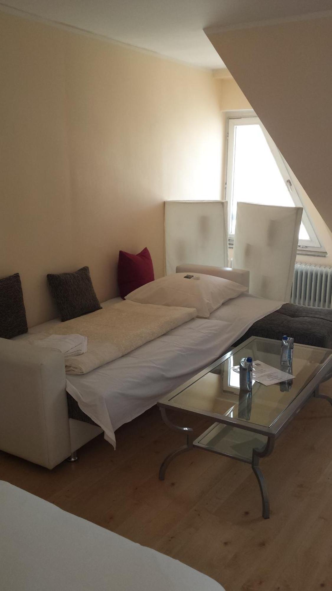 Barcelona Bed & Breakfast Düsseldorf Rum bild