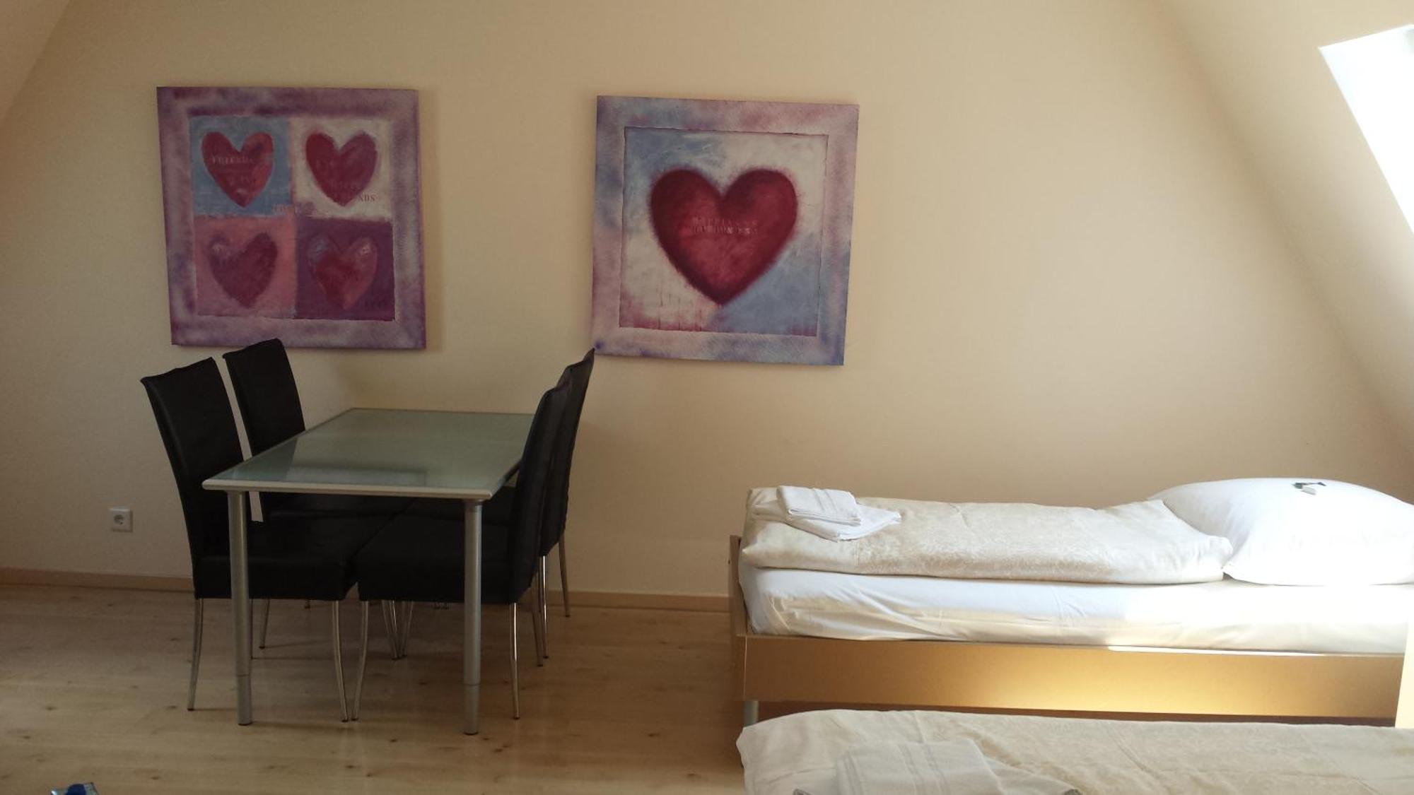Barcelona Bed & Breakfast Düsseldorf Rum bild
