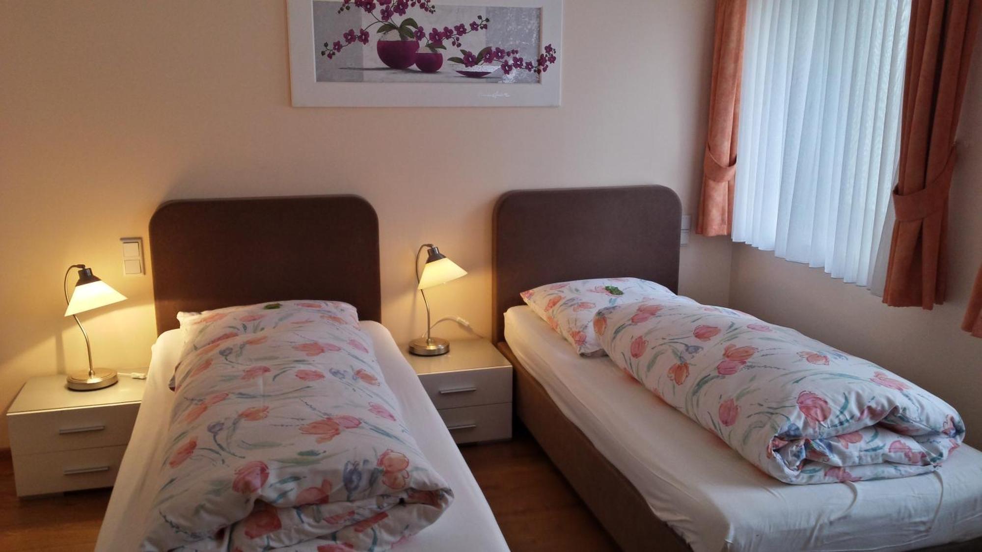 Barcelona Bed & Breakfast Düsseldorf Rum bild