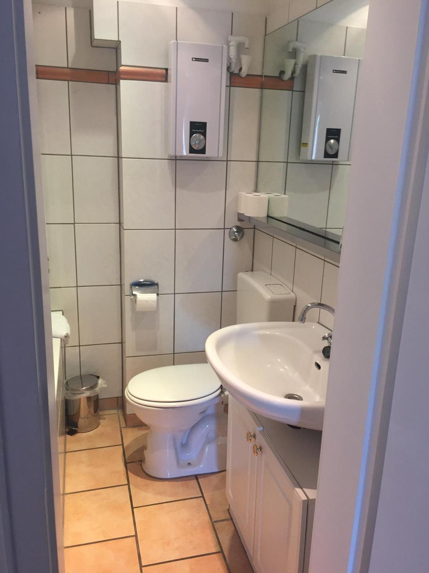 Barcelona Bed & Breakfast Düsseldorf Rum bild