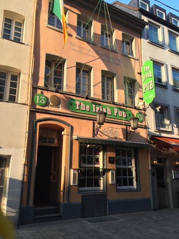 Barcelona Bed & Breakfast Düsseldorf Exteriör bild