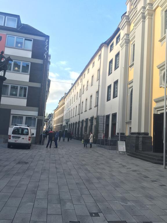 Barcelona Bed & Breakfast Düsseldorf Exteriör bild