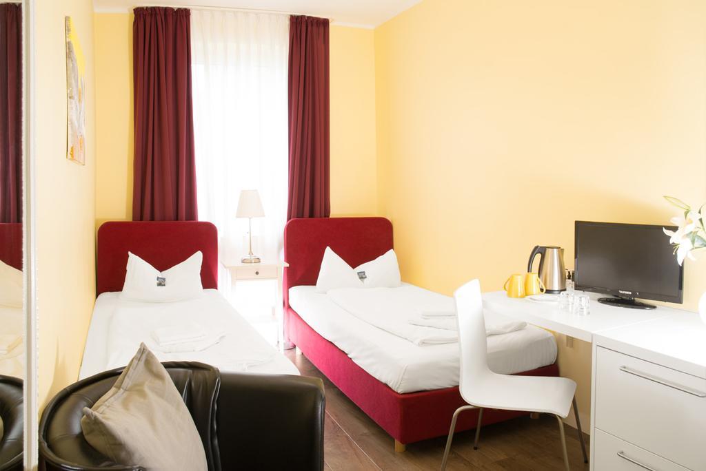 Barcelona Bed & Breakfast Düsseldorf Exteriör bild