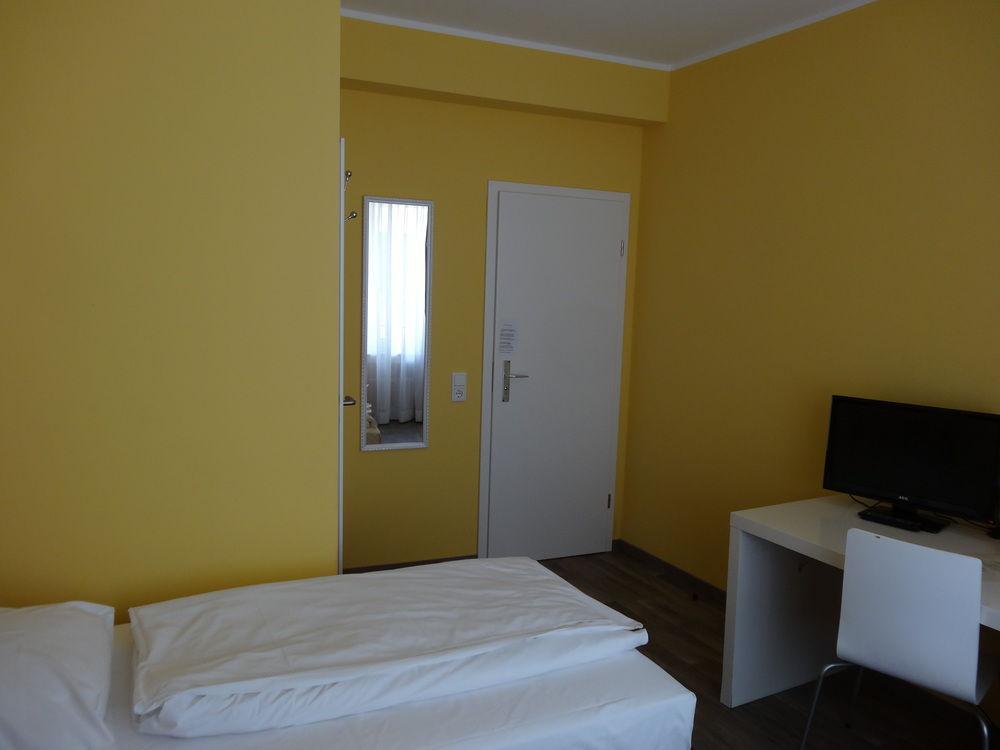 Barcelona Bed & Breakfast Düsseldorf Exteriör bild