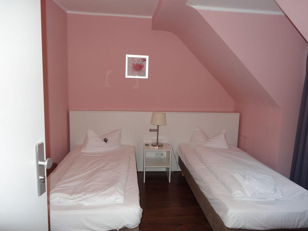 Barcelona Bed & Breakfast Düsseldorf Exteriör bild