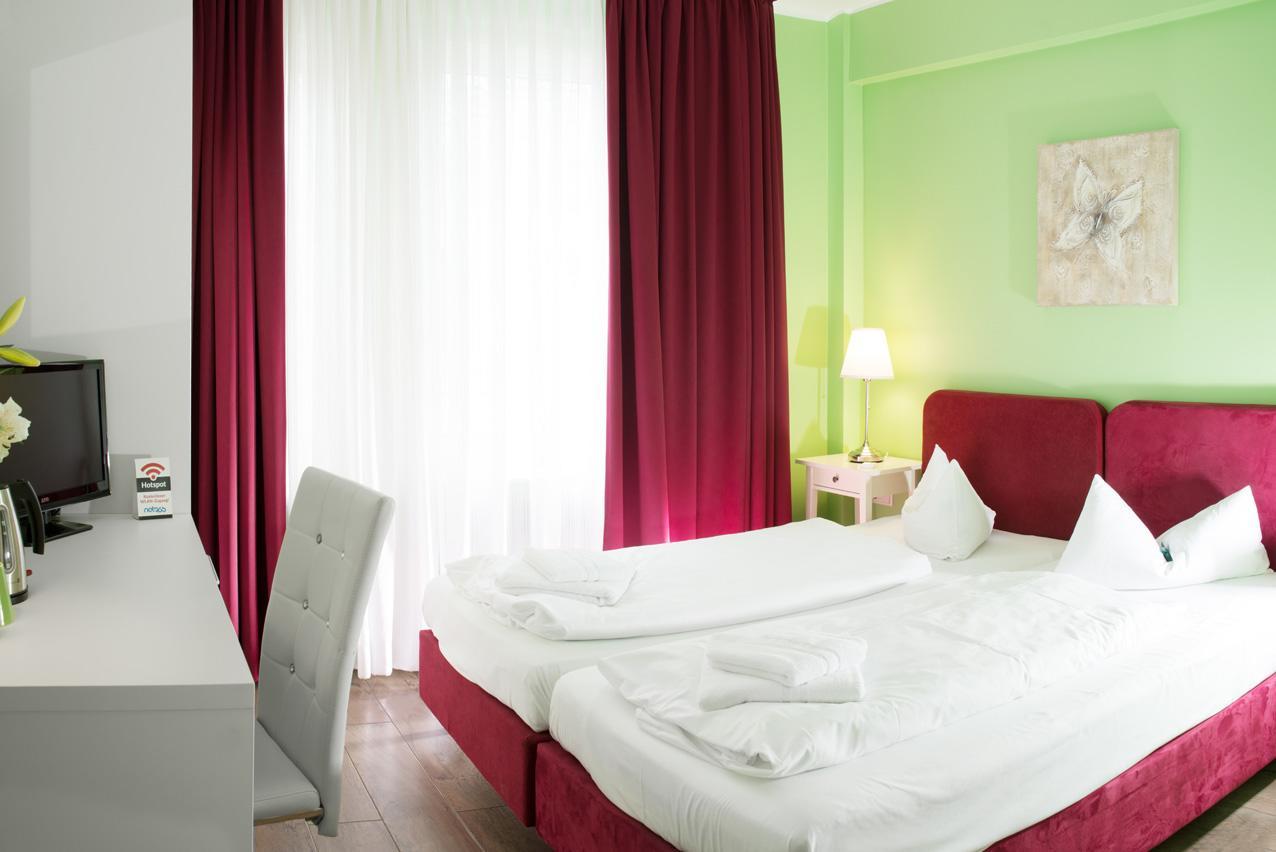 Barcelona Bed & Breakfast Düsseldorf Exteriör bild