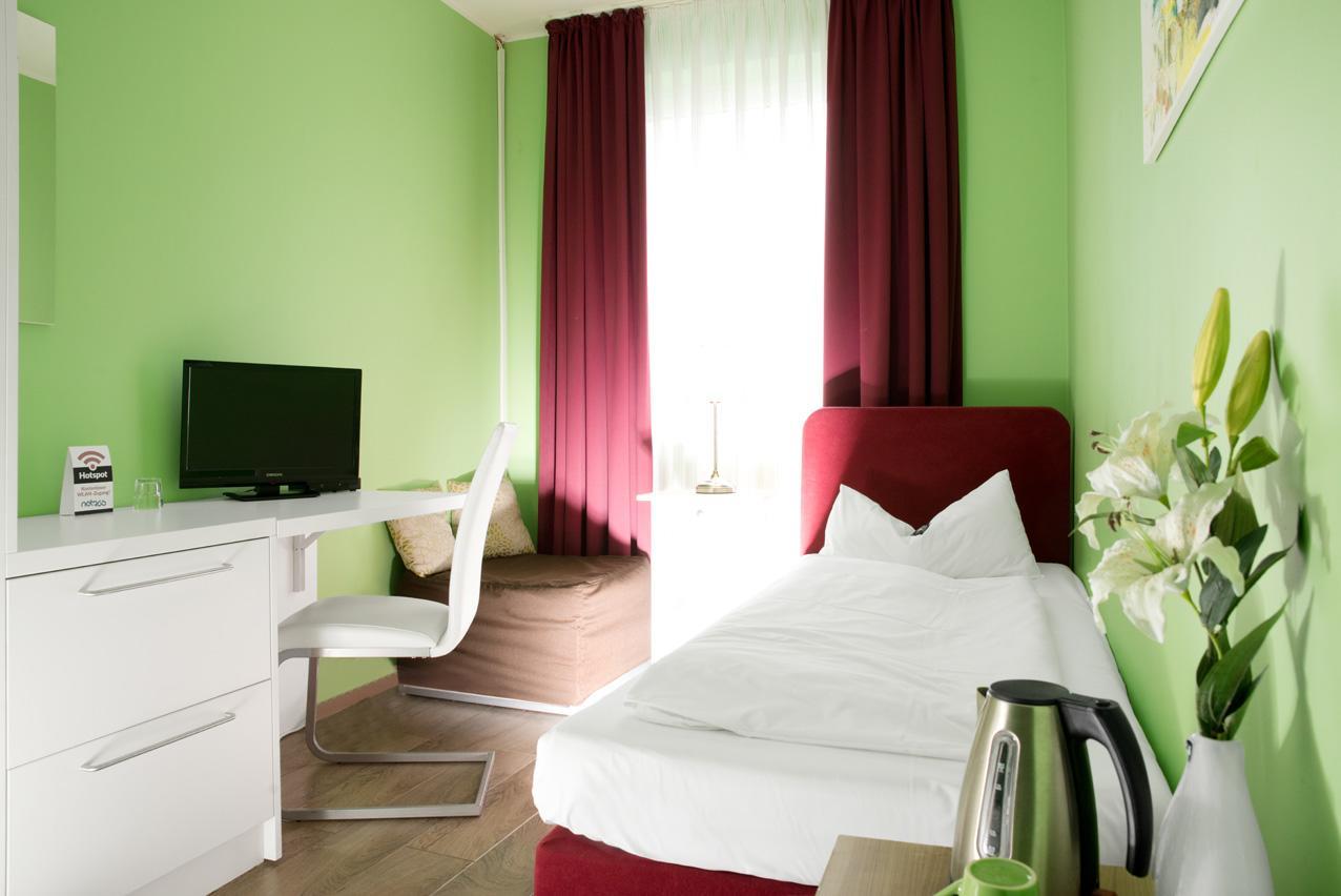 Barcelona Bed & Breakfast Düsseldorf Exteriör bild